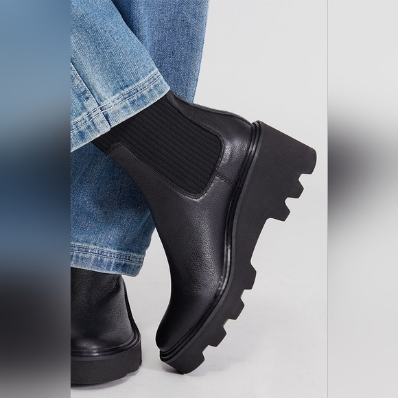 Dolce Vita Shoes - DOLCE VITA Hoven Boots Women's Black Platform Chelsea Lug Combat Size 8.5 NWT